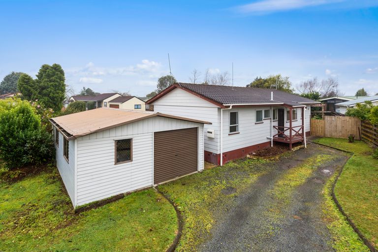 Photo of property in 2 Dale Place, St Andrews, Hamilton, 3200