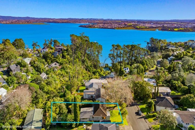 Photo of property in 14 Rosecamp Road, Beach Haven, Auckland, 0626