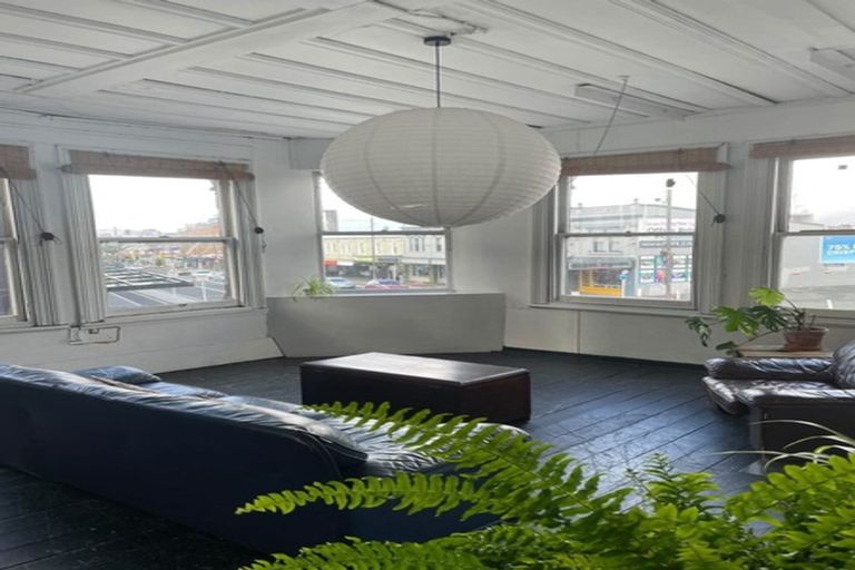 Photo of property in 1a Hereford Street, West End, Palmerston North, 4410