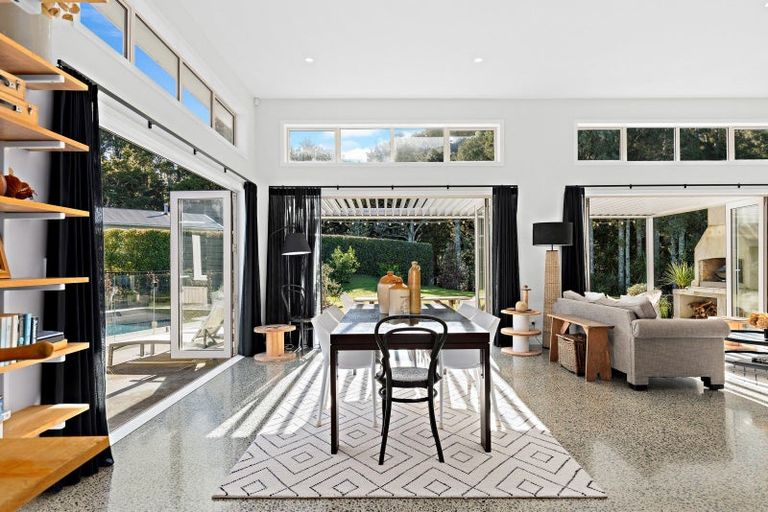 Photo of property in 32 Awanui Crescent, Matakana, 0985