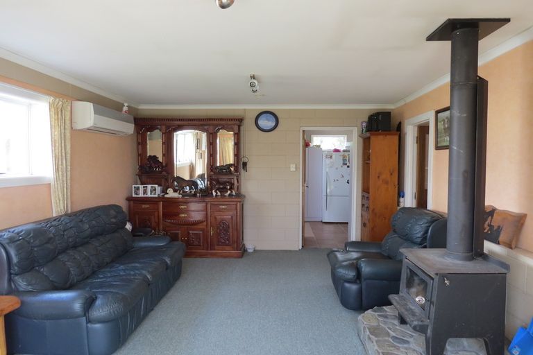 Photo of property in 76 Hakataramea Highway, Waimate, 7977
