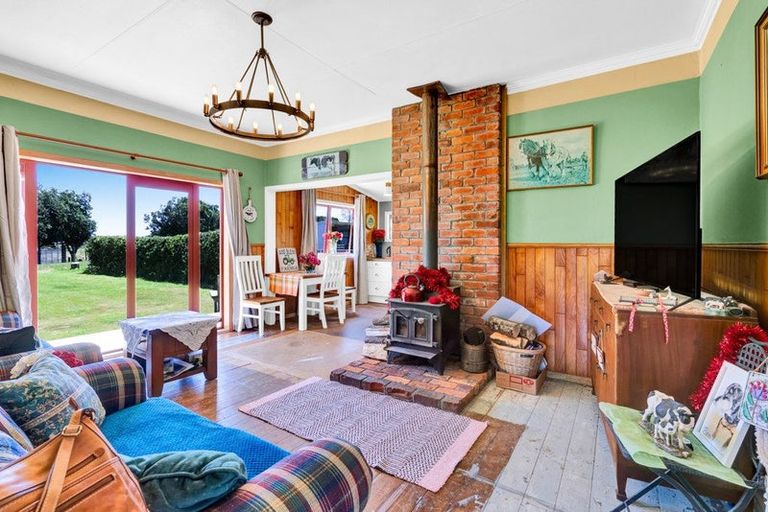 Photo of property in 185 Tasman Street, Opunake, 4616