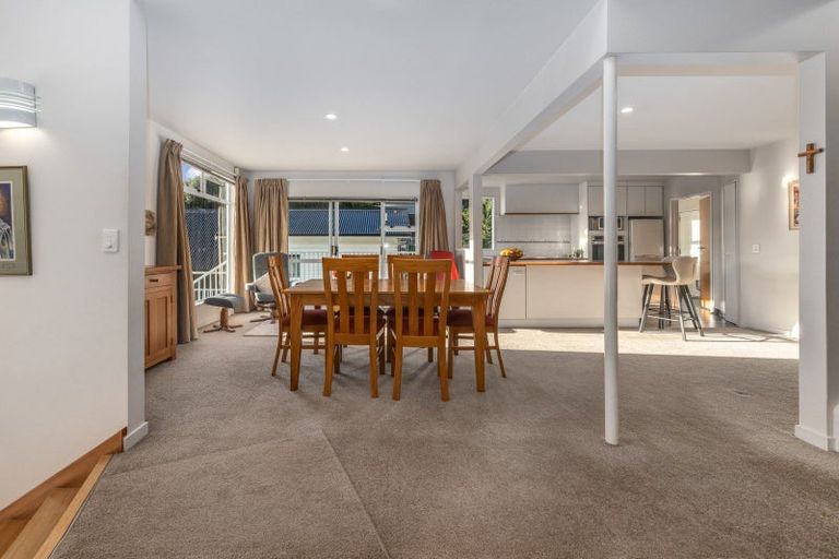 Photo of property in 32 Paremata Crescent, Paremata, Porirua, 5024