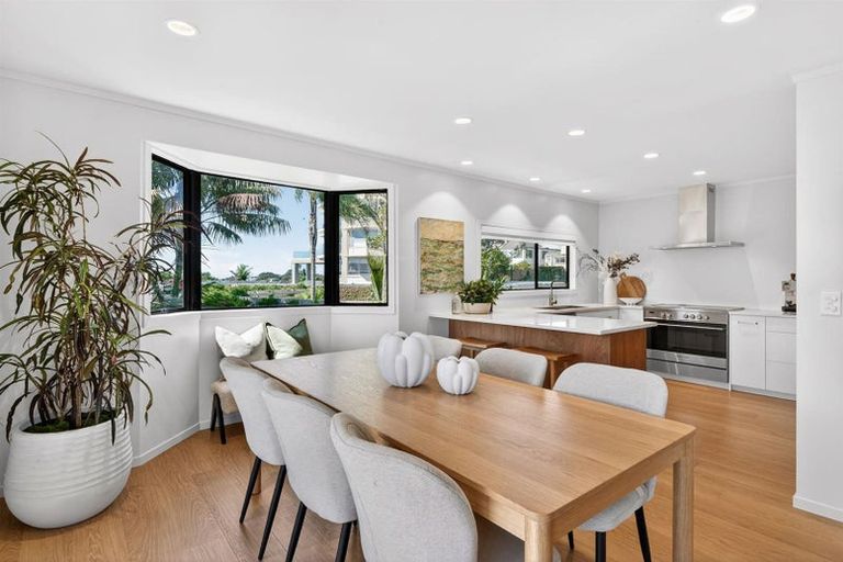 Photo of property in 2/10 Sylvan Park Avenue, Milford, Auckland, 0620