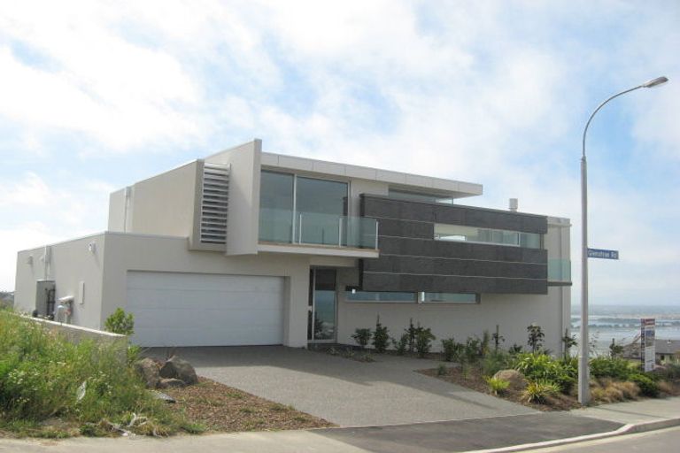Photo of property in 100 Glenstrae Road, Redcliffs, Christchurch, 8081