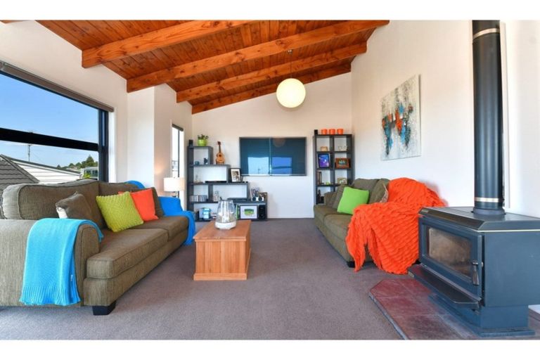 Photo of property in 11b Orewa Heights Crescent, Orewa, 0931