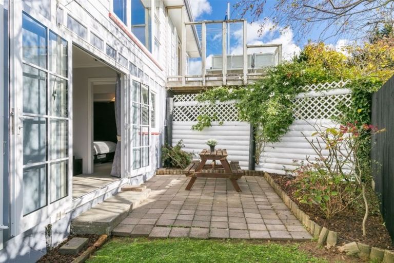 Photo of property in 18 Glen Alton Avenue, Paparangi, Wellington, 6037