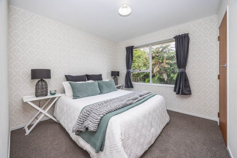 Photo of property in 35 Karen Crescent, Dinsdale, Hamilton, 3204