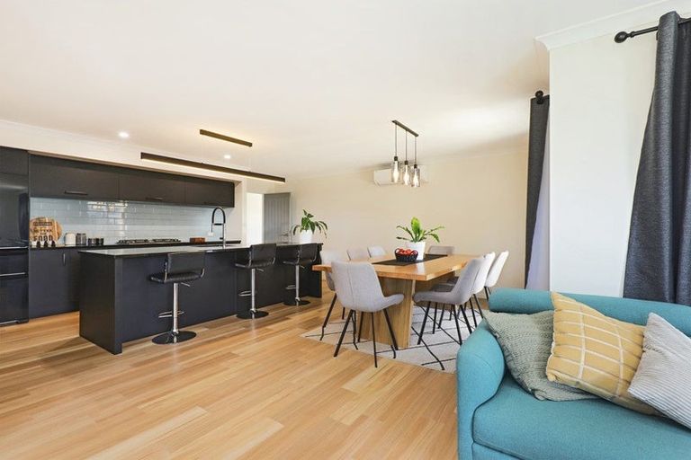 Photo of property in 22 Read Crescent, Clive, 4102