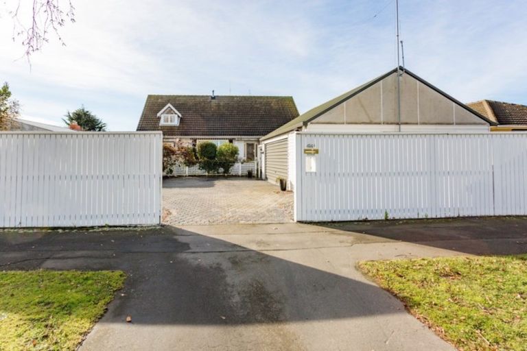 Photo of property in 1/414 Memorial Avenue, Burnside, Christchurch, 8053