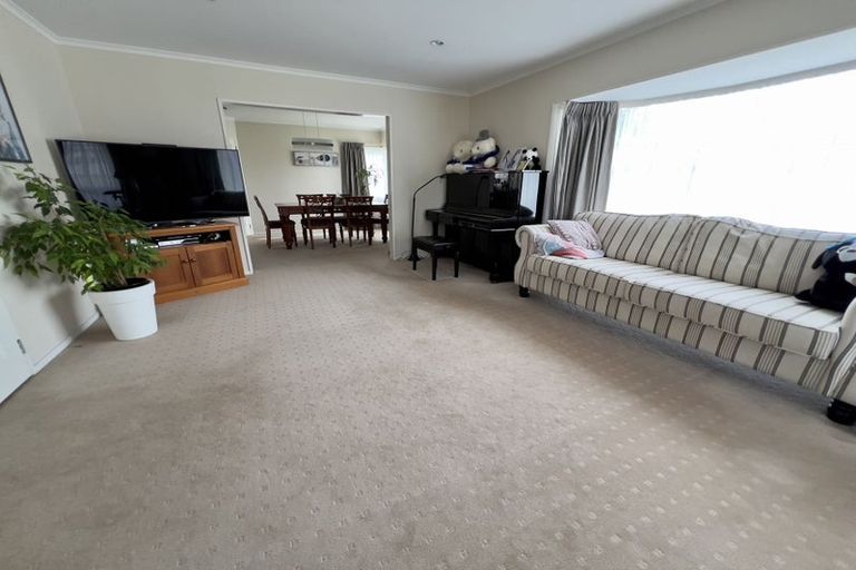 Photo of property in 1 Camerton Close, Northpark, Auckland, 2013