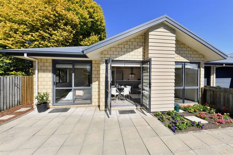 Photo of property in 9b Ferndown Lane, Bromley, Christchurch, 8062