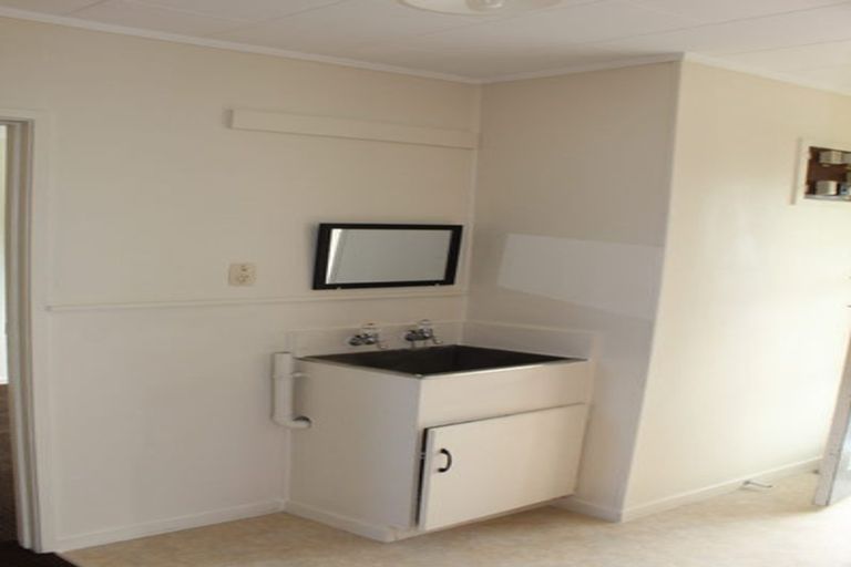 Photo of property in 3/58 View Road, Henderson, Auckland, 0612