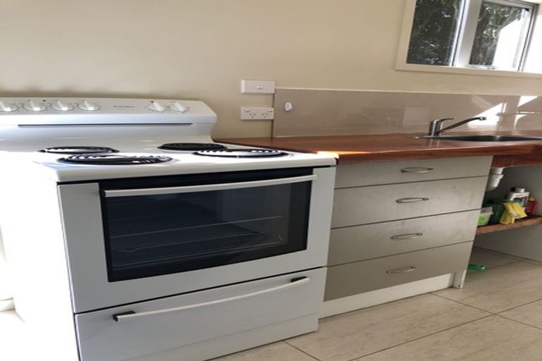 Photo of property in 903 West Coast Road, Waiatarua, Auckland, 0604