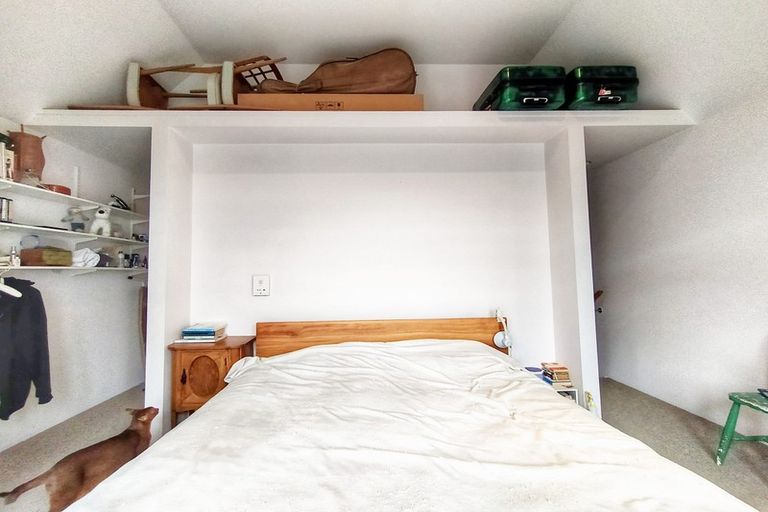 Photo of property in Henry Walton Flats, 4/2 Upper Queen Street, Auckland Central, Auckland, 1010