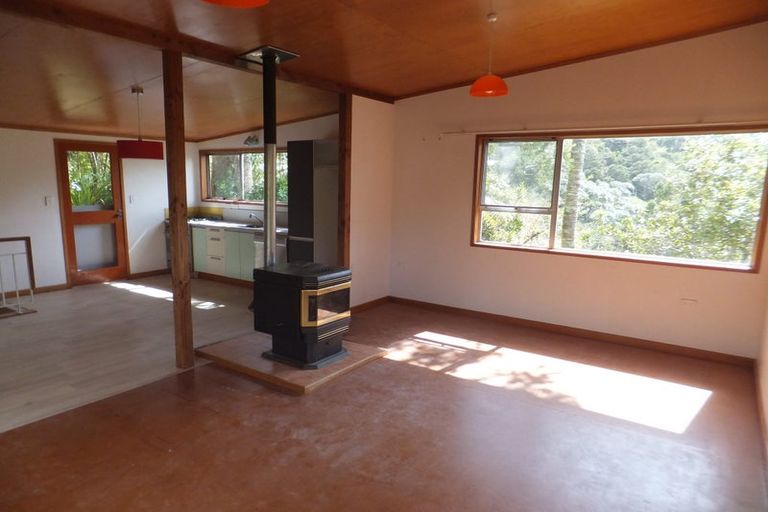 Photo of property in 35-37 Lone Kauri Road, Karekare, New Lynn, 0772
