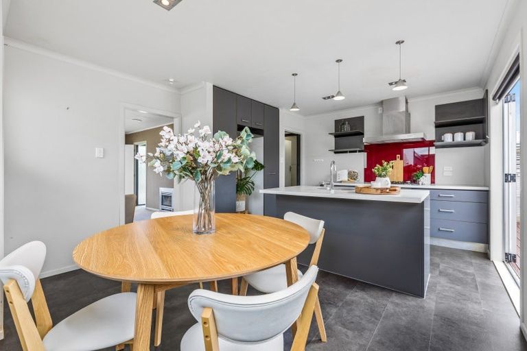 Photo of property in 27 Rospeath Crescent, Spotswood, New Plymouth, 4310