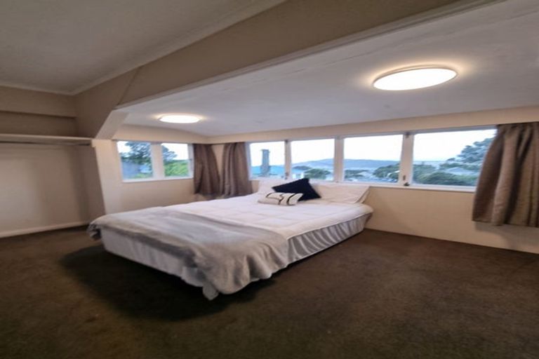 Photo of property in 2 Sugarloaf Road, Brooklyn, Wellington, 6021