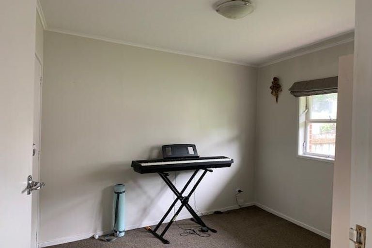 Photo of property in 2/4 Dewsbury Terrace, Castor Bay, Auckland, 0620