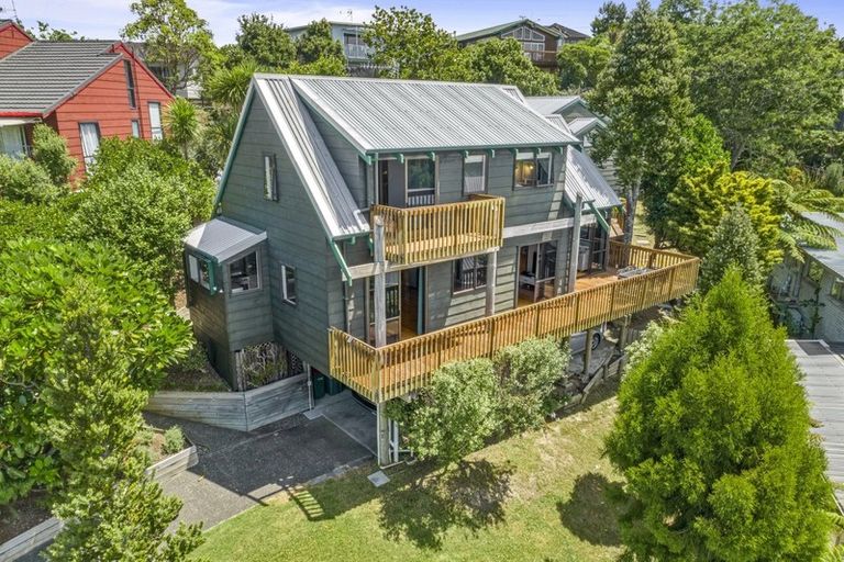 Photo of property in 5 Malters Place, Browns Bay, Auckland, 0630