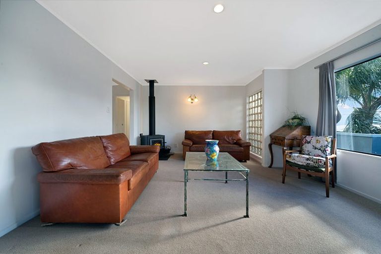 Photo of property in 12 Bay Vista Drive, Red Beach, 0932