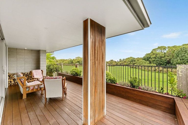 Photo of property in 44 Butterworth Crescent, Papamoa Beach, Papamoa, 3118