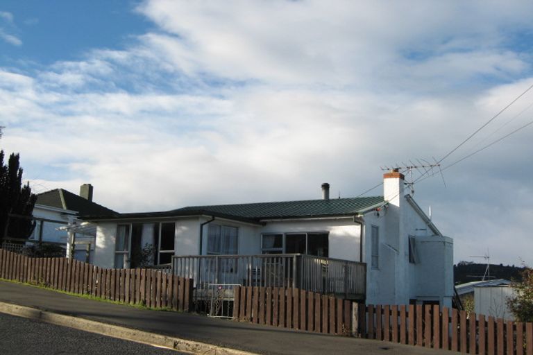 Photo of property in 2/48 Knights Road, Rothesay Bay, Auckland, 0630