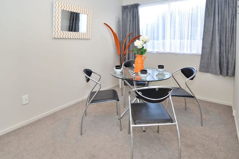 Photo of property in 2/46 Granville Drive, Massey, Auckland, 0614