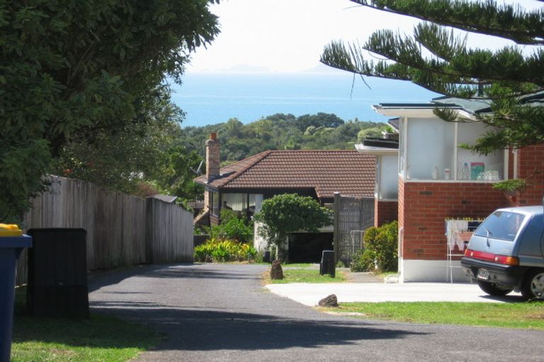 Photo of property in 2/13 Eastcliffe Road, Castor Bay, Auckland, 0620