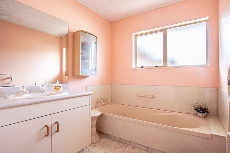 Photo of property in 16b Manchester Street, Levin, 5510