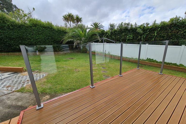 Photo of property in 10a Tirimoana Road, Te Atatu South, Auckland, 0602