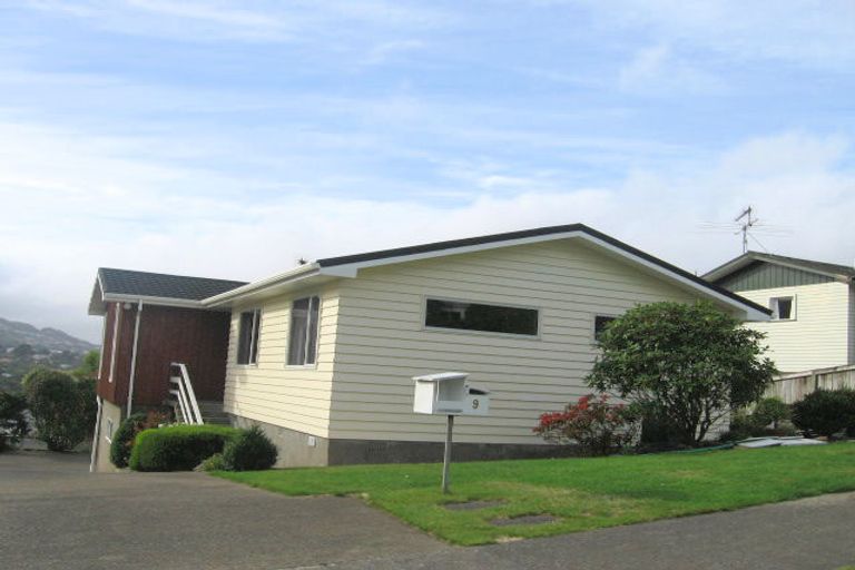 Photo of property in 9 Nuffield Street, Tawa, Wellington, 5028