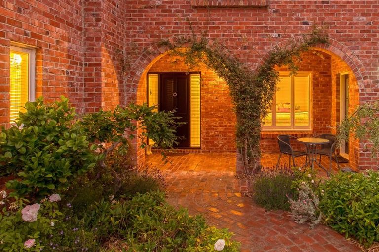 Photo of property in 20 Poynder Avenue, Merivale, Christchurch, 8014