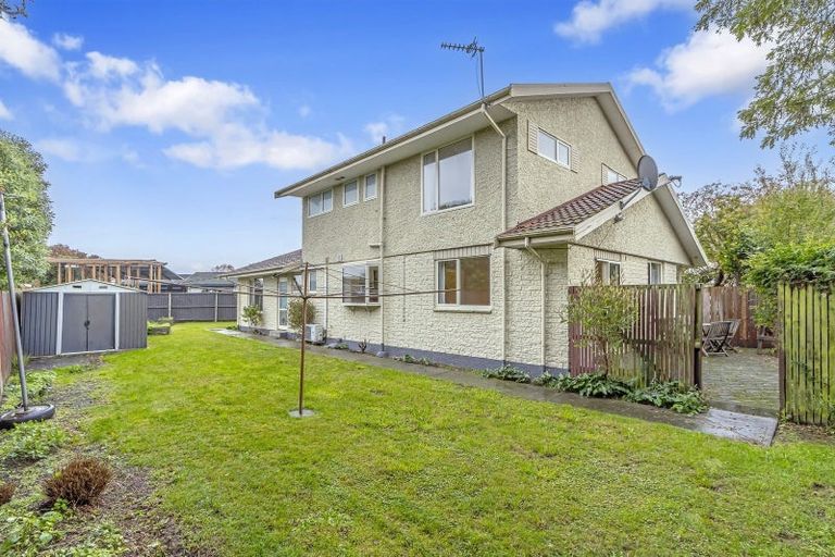 Photo of property in 40 Camberwell Place, Avonhead, Christchurch, 8042