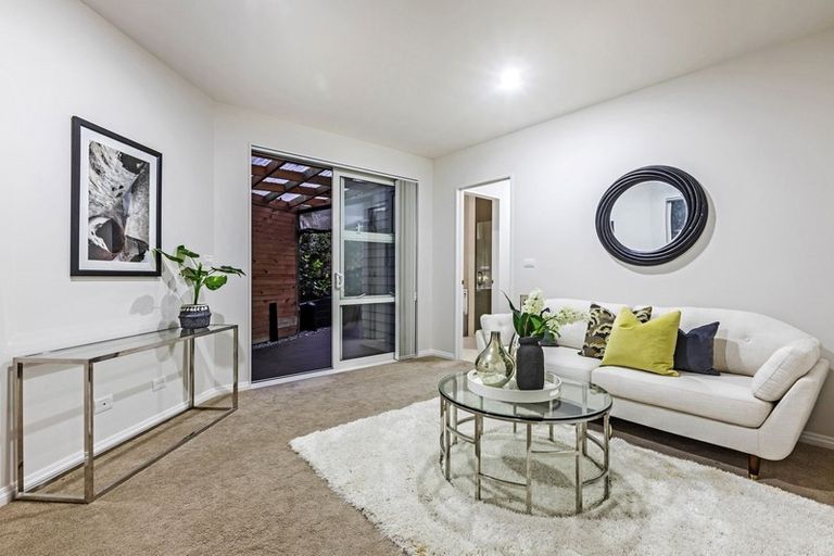 Photo of property in 19a Linwood Avenue, Forrest Hill, Auckland, 0620