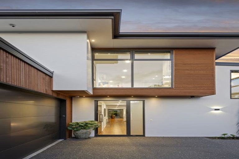 Photo of property in 51 Innes Road, St Albans, Christchurch, 8052