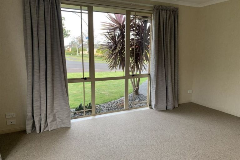 Photo of property in 12 Carribean Place, Papamoa Beach, Papamoa, 3118