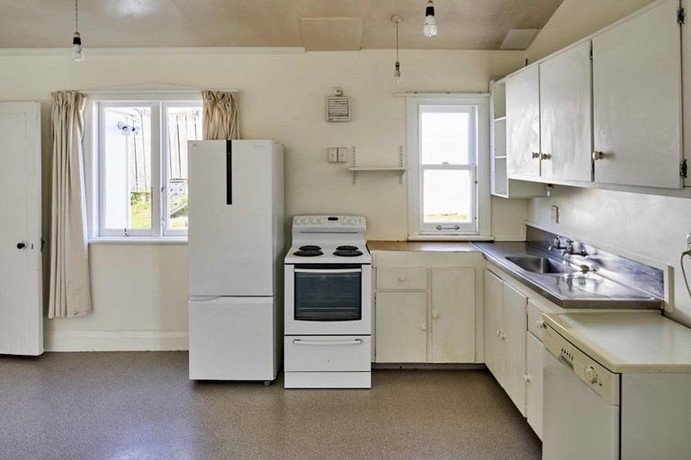 Photo of property in 4 Prince Street, Mount Victoria, Wellington, 6011