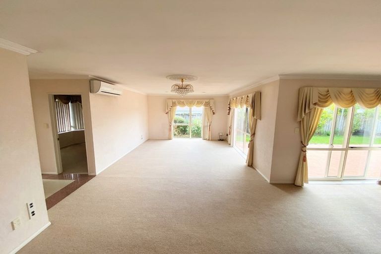 Photo of property in 22 Nuneaton Drive, Flat Bush, Auckland, 2019