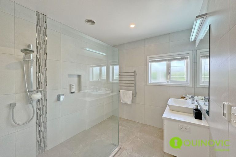Photo of property in 26 Beach Road, Castor Bay, Auckland, 0620