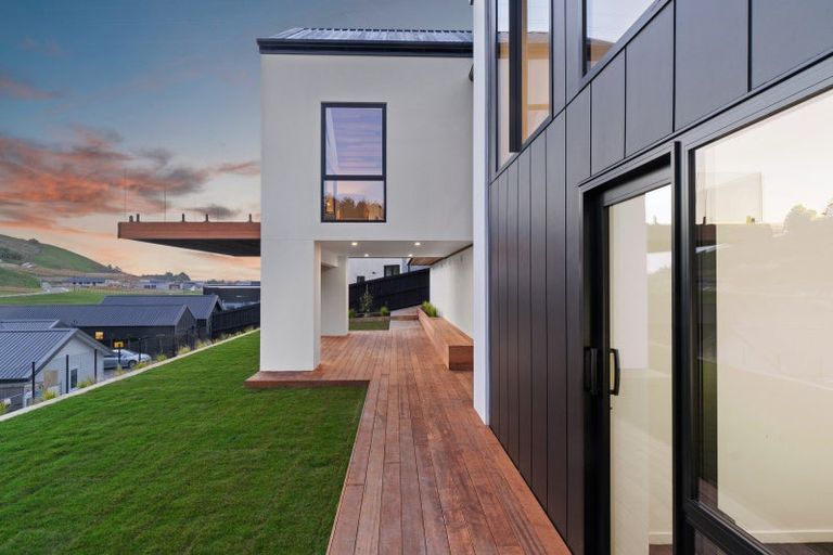 Photo of property in 10 Flowers Lane, Cracroft, Christchurch, 8022