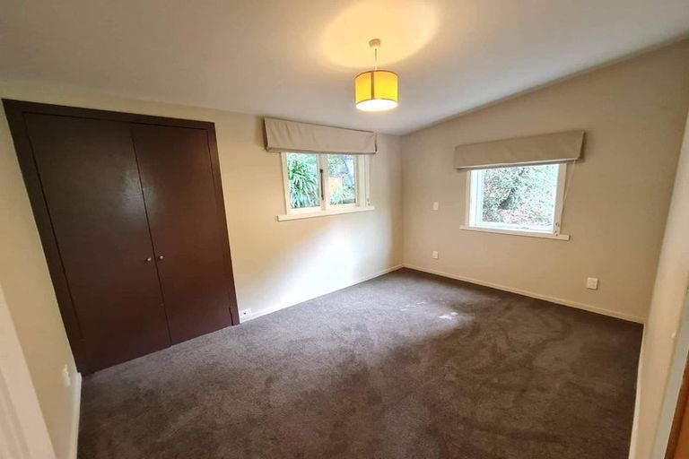 Photo of property in 23 Hawkhurst Road, Lyttelton, 8082