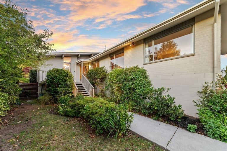 Photo of property in 4 Hawkswood Place, Avonhead, Christchurch, 8042