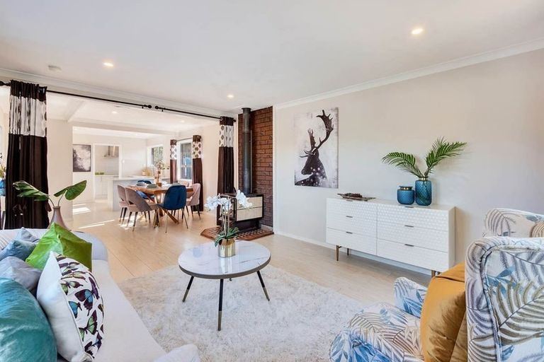 Photo of property in 5 Solar Road, Glen Eden, Auckland, 0602