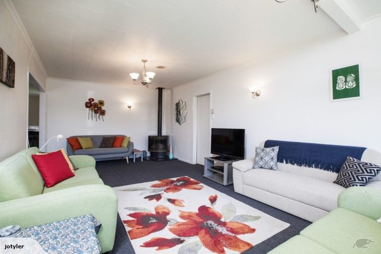 Photo of property in 14 Leatham Avenue, Strandon, New Plymouth, 4312