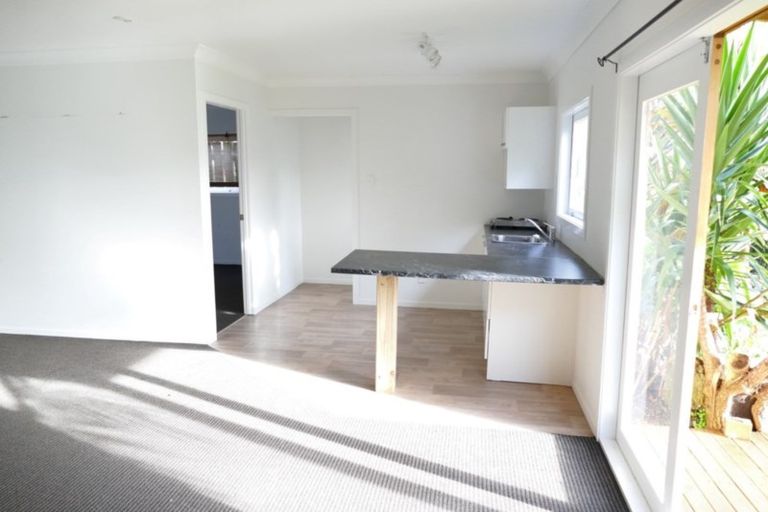 Photo of property in 44 Lynwood Road, New Lynn, Auckland, 0600