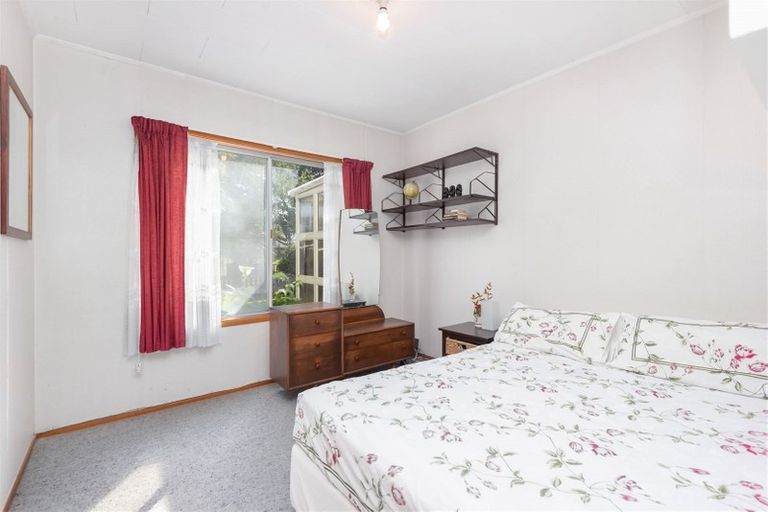 Photo of property in 94 Crawford Avenue, Mangere Bridge, Auckland, 2022
