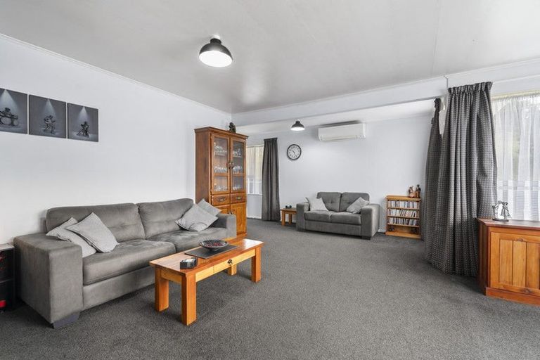 Photo of property in 30 Ongo Road, Hunterville, 4730