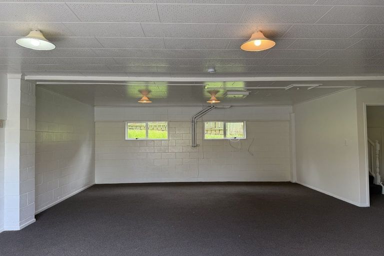 Photo of property in 10 Ciprian Place, Henderson, Auckland, 0612