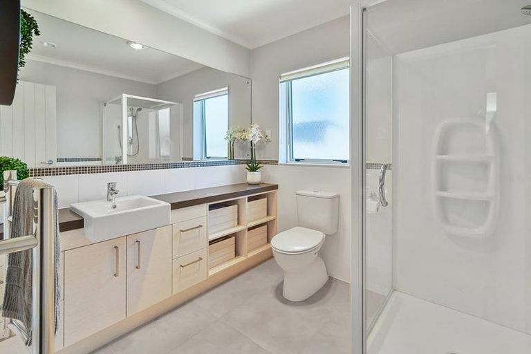 Photo of property in 10 Bayvista Drive, Karaka, Papakura, 2113